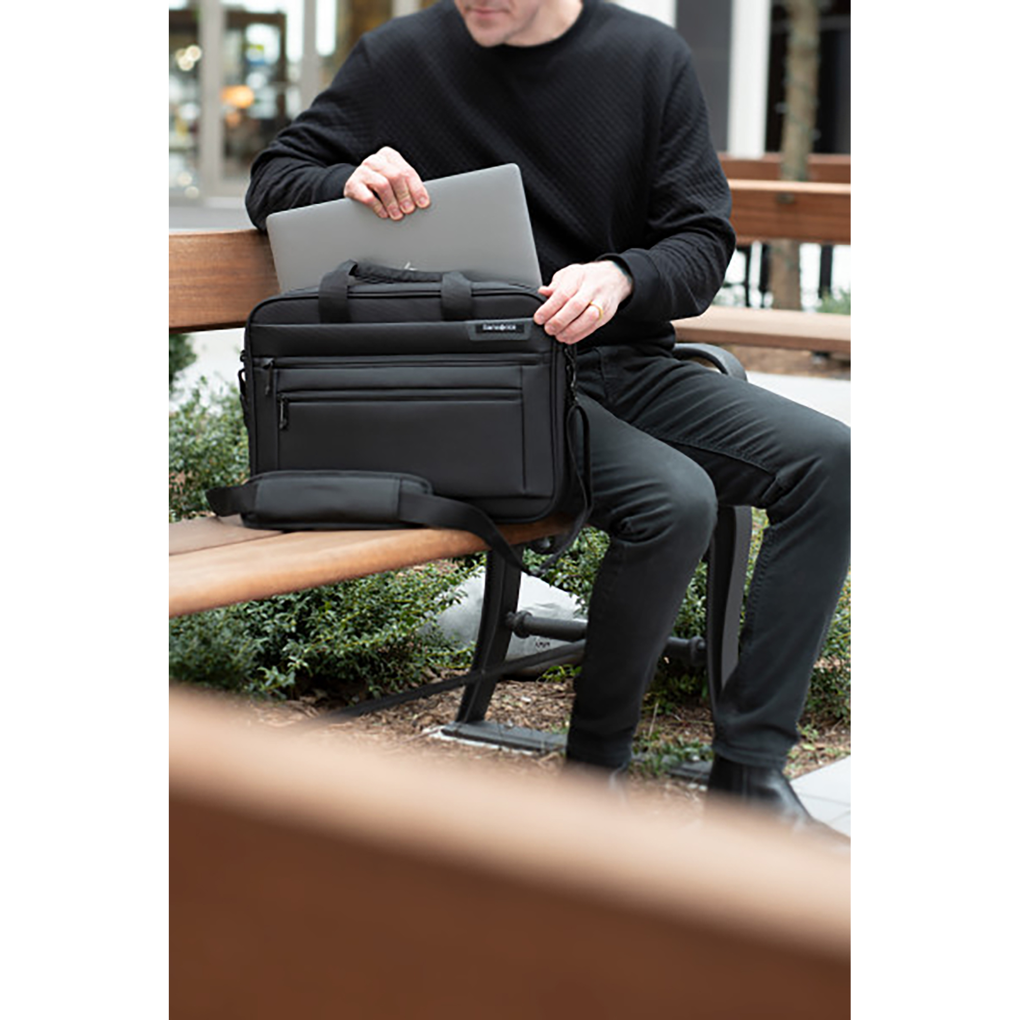 Samsonite Classic Business Perfect Fit Two Gusset Laptop Portfolio 17