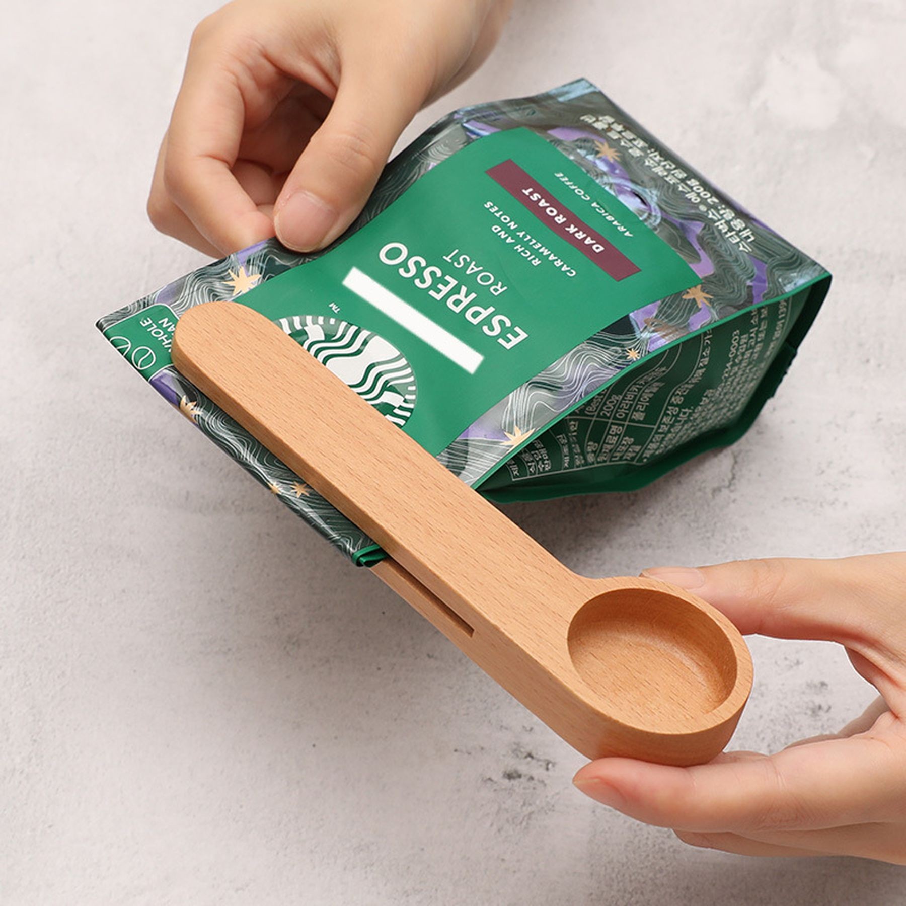 2 In 1 Wooden Coffee Scoop Bag Clip Beech Measuring Spoon 4