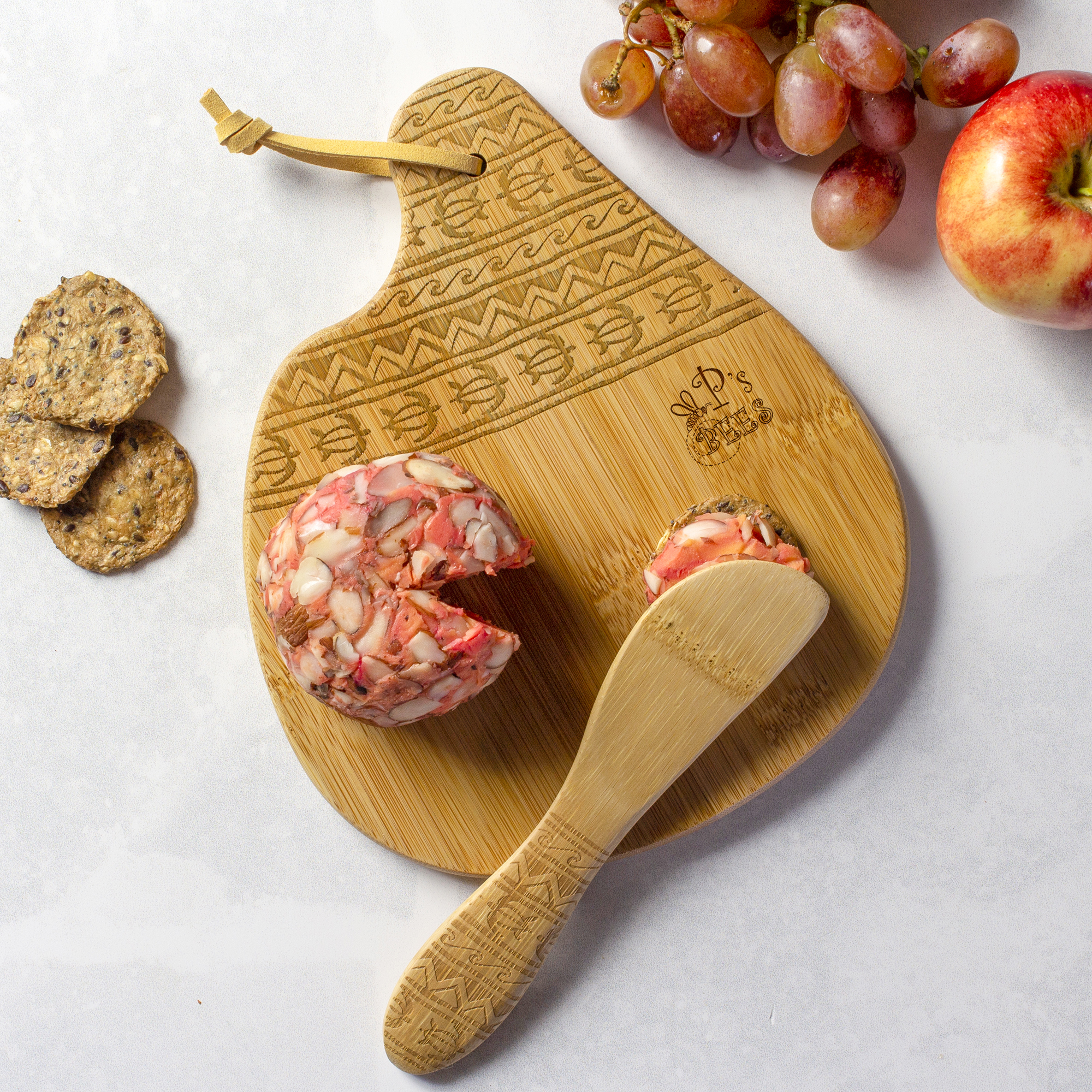 Tonga Serving Board and Spreader 11