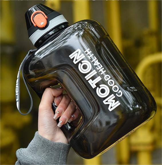1/2 Gallon BPA Free Plastic Water Bottle 4