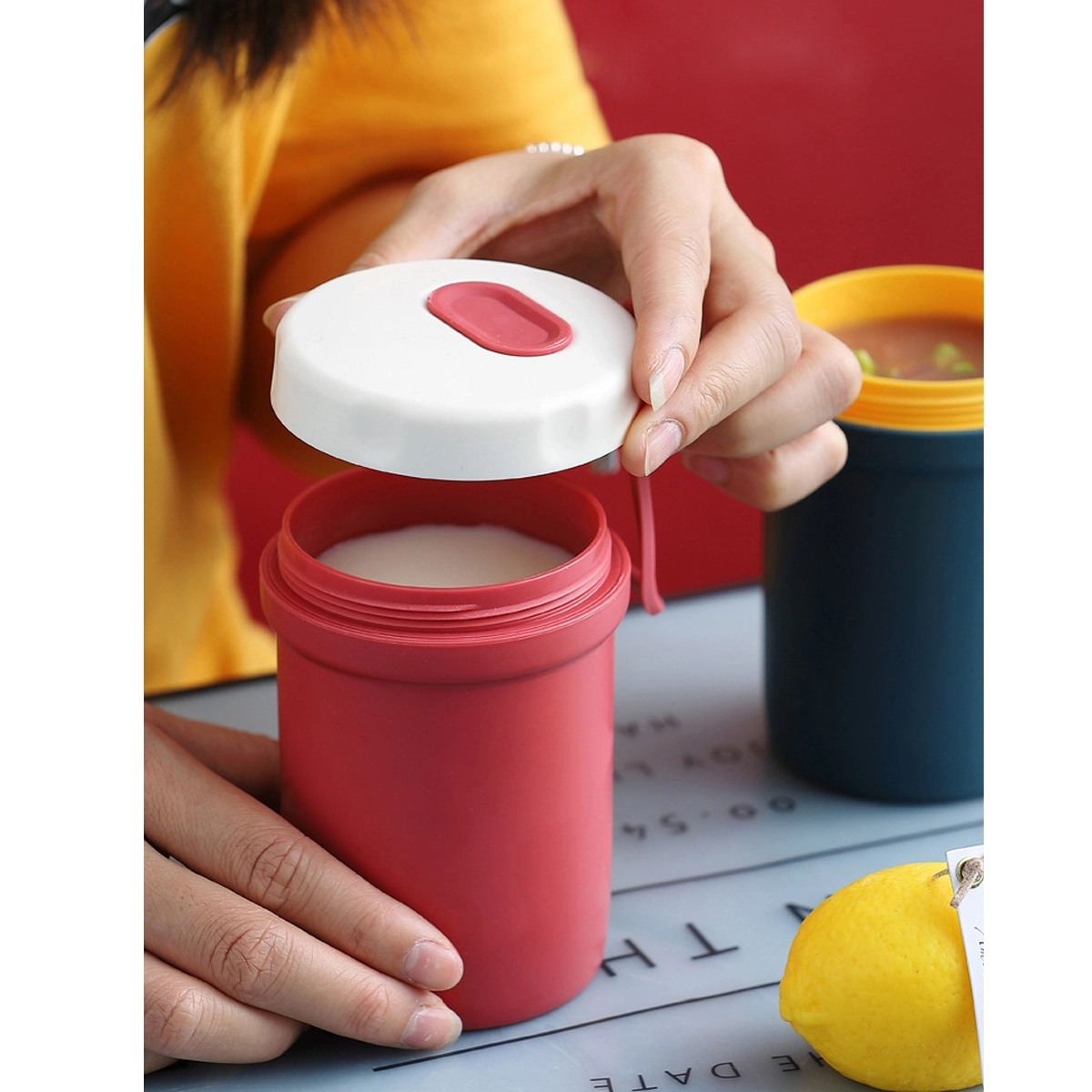 10oz Portable Cups Large Capacity Sealed Food Container 2