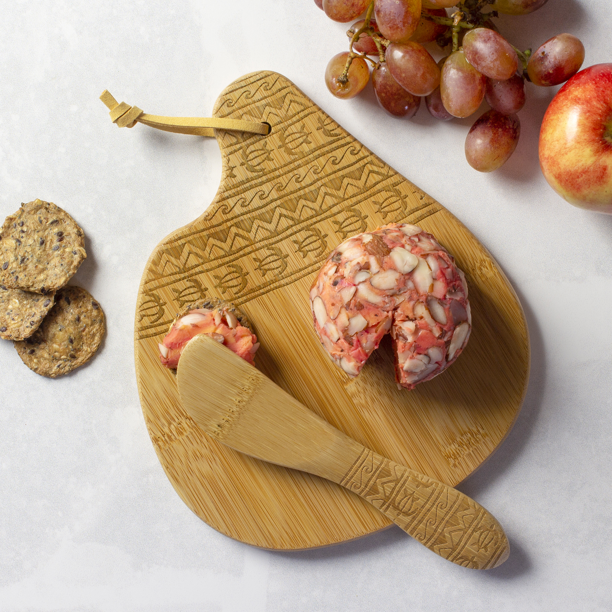 Tonga Serving Board and Spreader 6