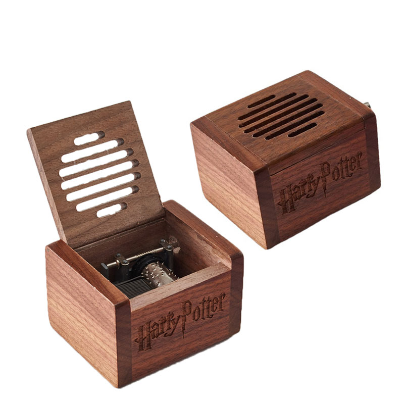 Classic Vintage Walnut Hand-cranked Music Box 2