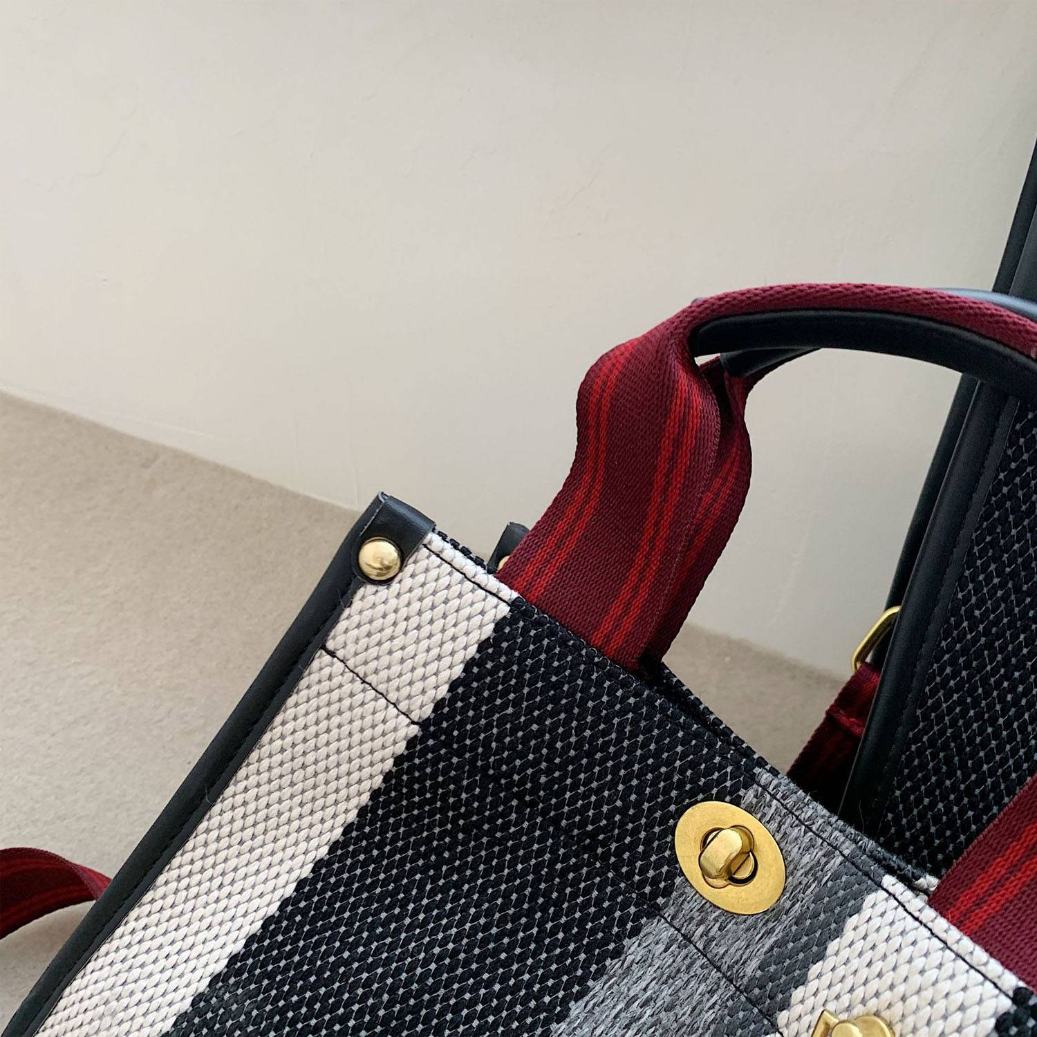 Canvas Tote Bag with Adjustable Strap and Lock Clasp, custom tote bag with logo imprint 14