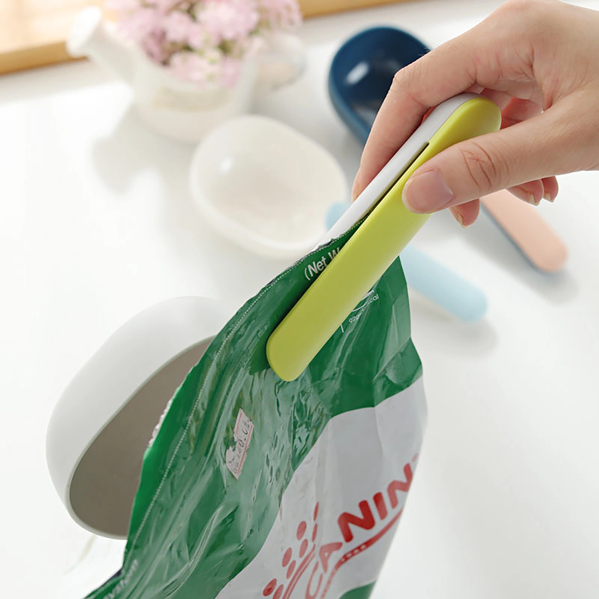 3 In 1 Dog Food Scoop 5