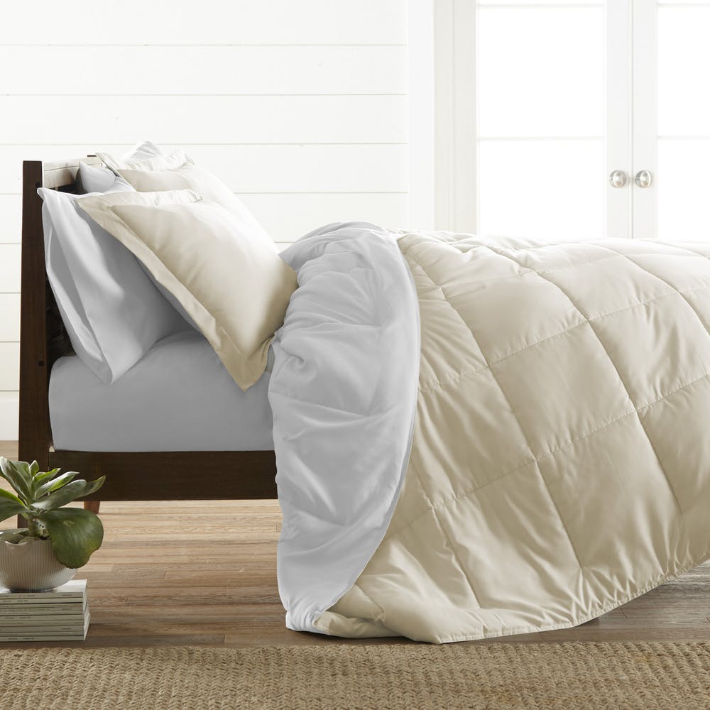 Down Alternative Comforter Sets - White Queen Reversible 2