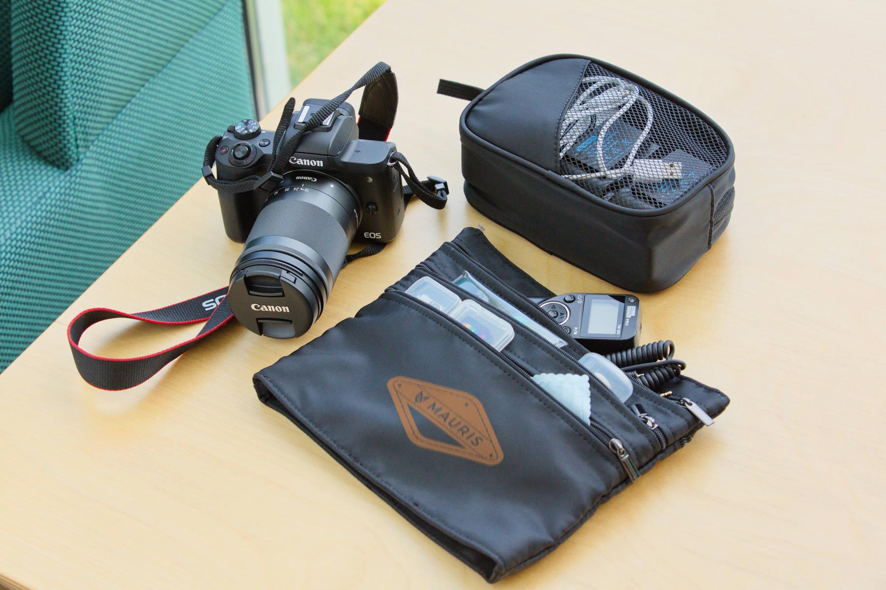 AeroLOFT® 4-Pocket Zip Organizer 21