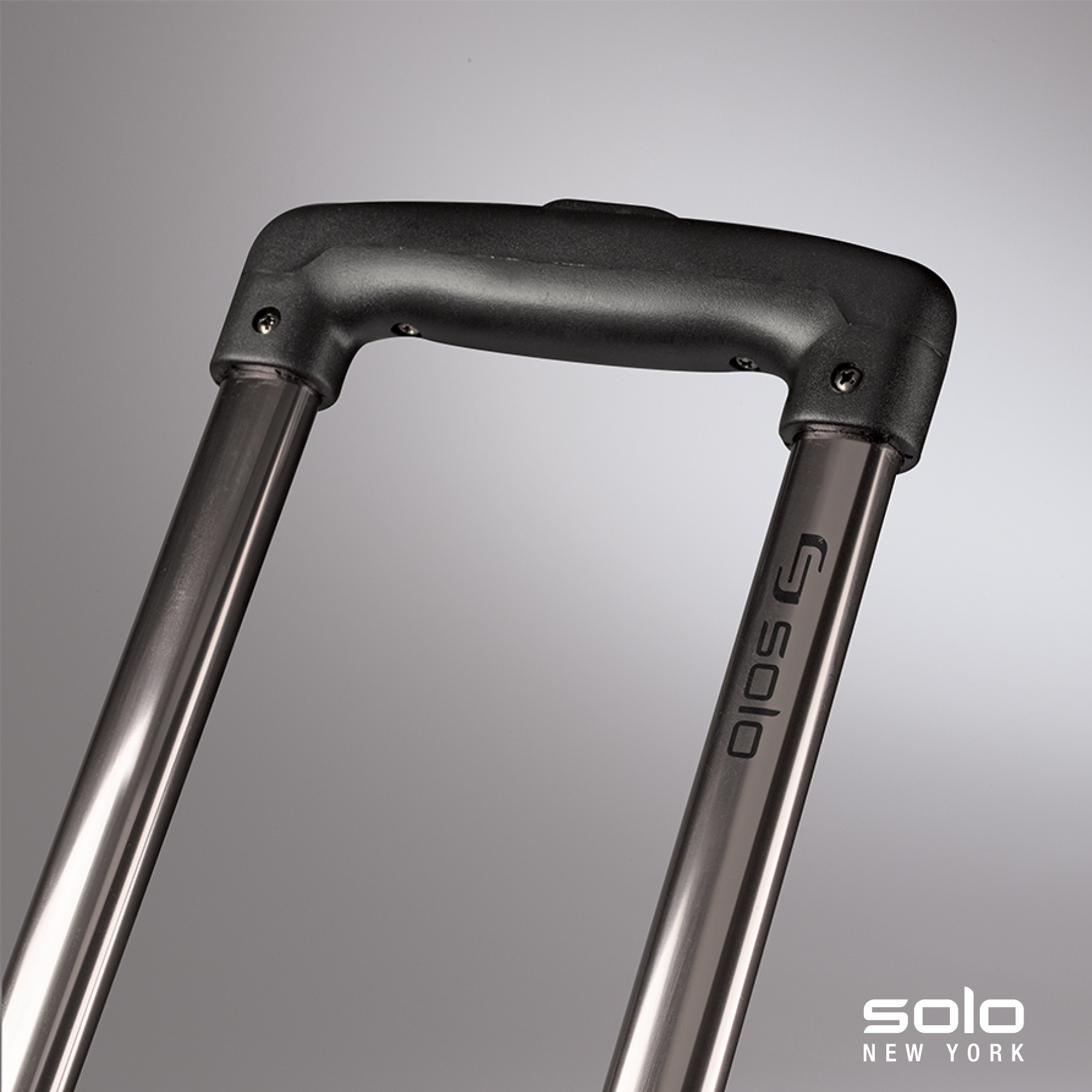 Solo New York Leroy Rolling Duffel 2