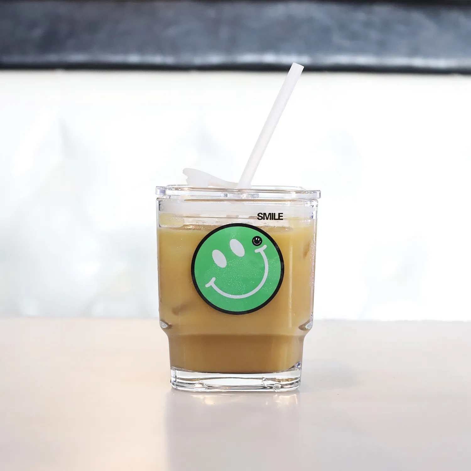 Large Capacity Glass Square Cup With Lid And Straw 2