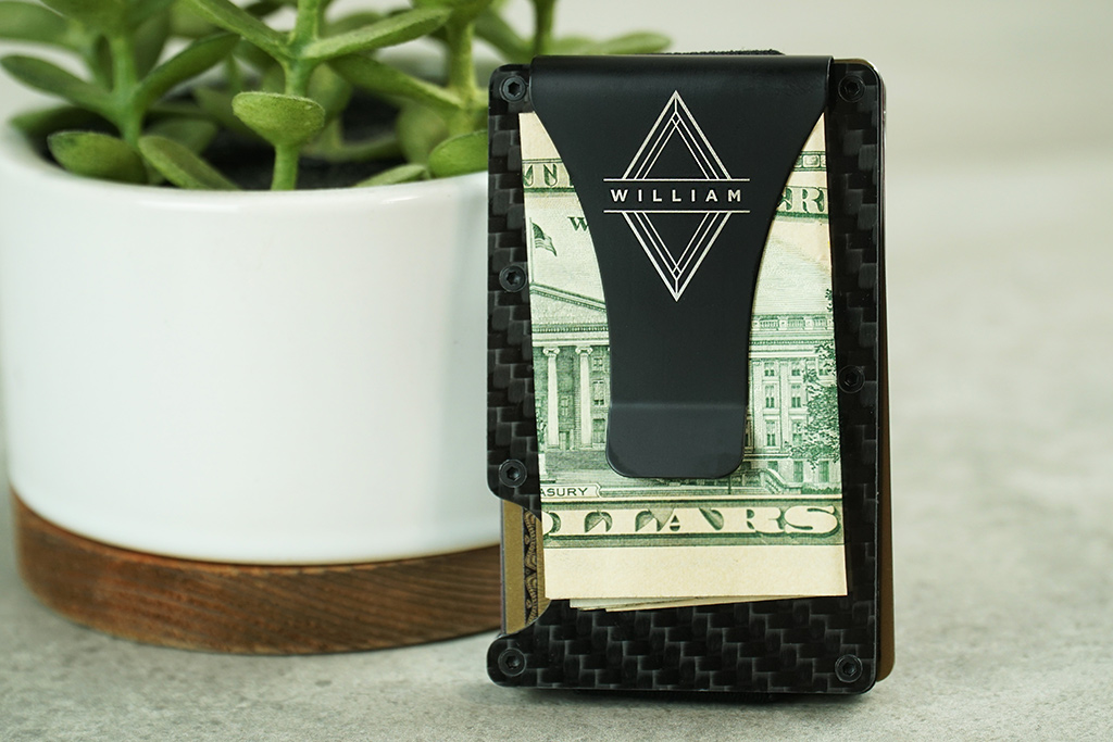 The Defender Slim Carbon Fiber RFID Blocking Wallet 4