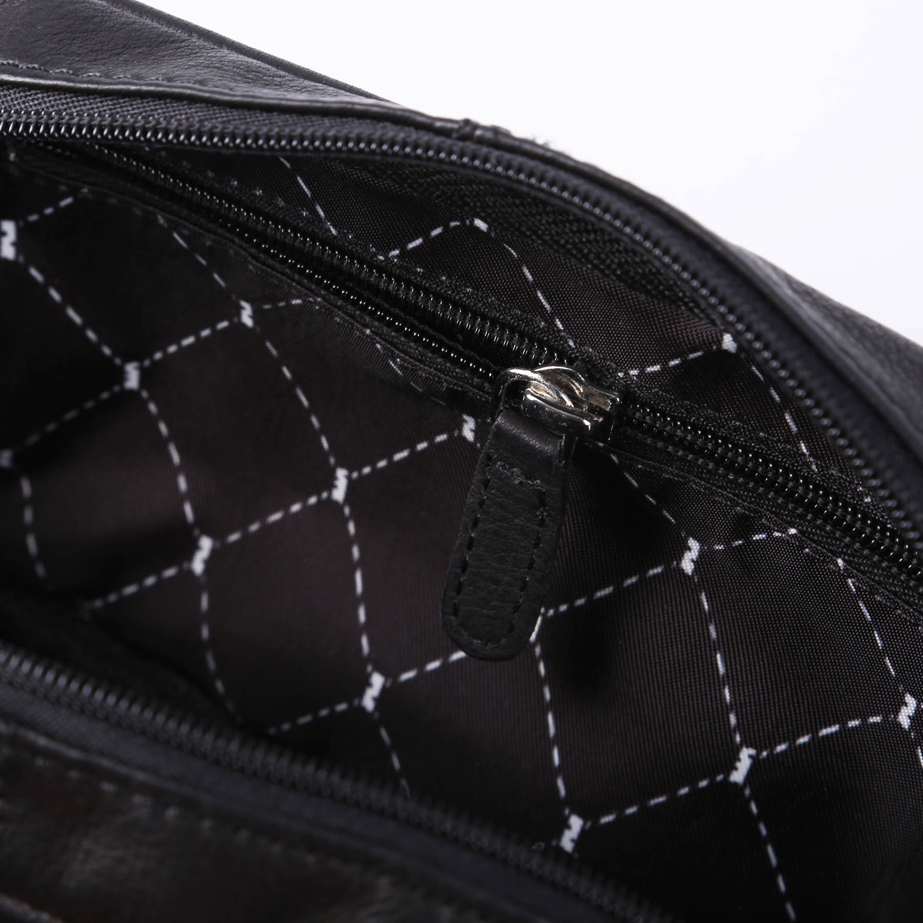 Brea Canyon Leather Cross Body Bag 7