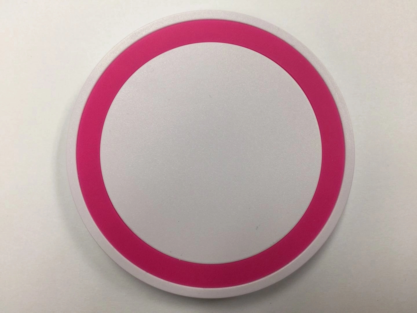 10W universal wireless charging pad for Qi-compat. devices 12