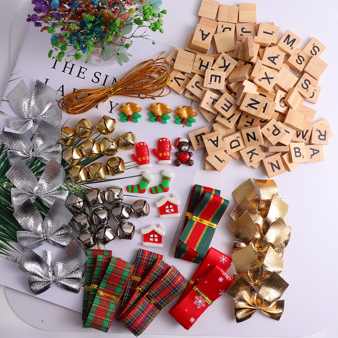DIY Letter Christmas Tree Decorations 2