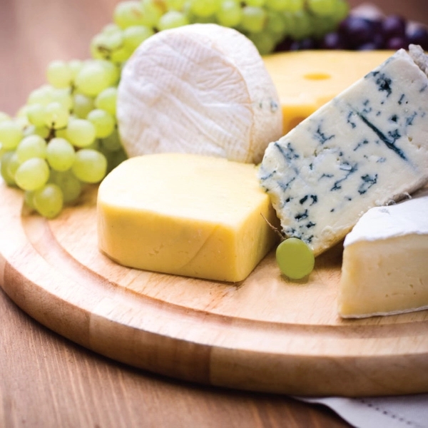 Normandy 5 Piece Cheese Set / Cutting Board 1