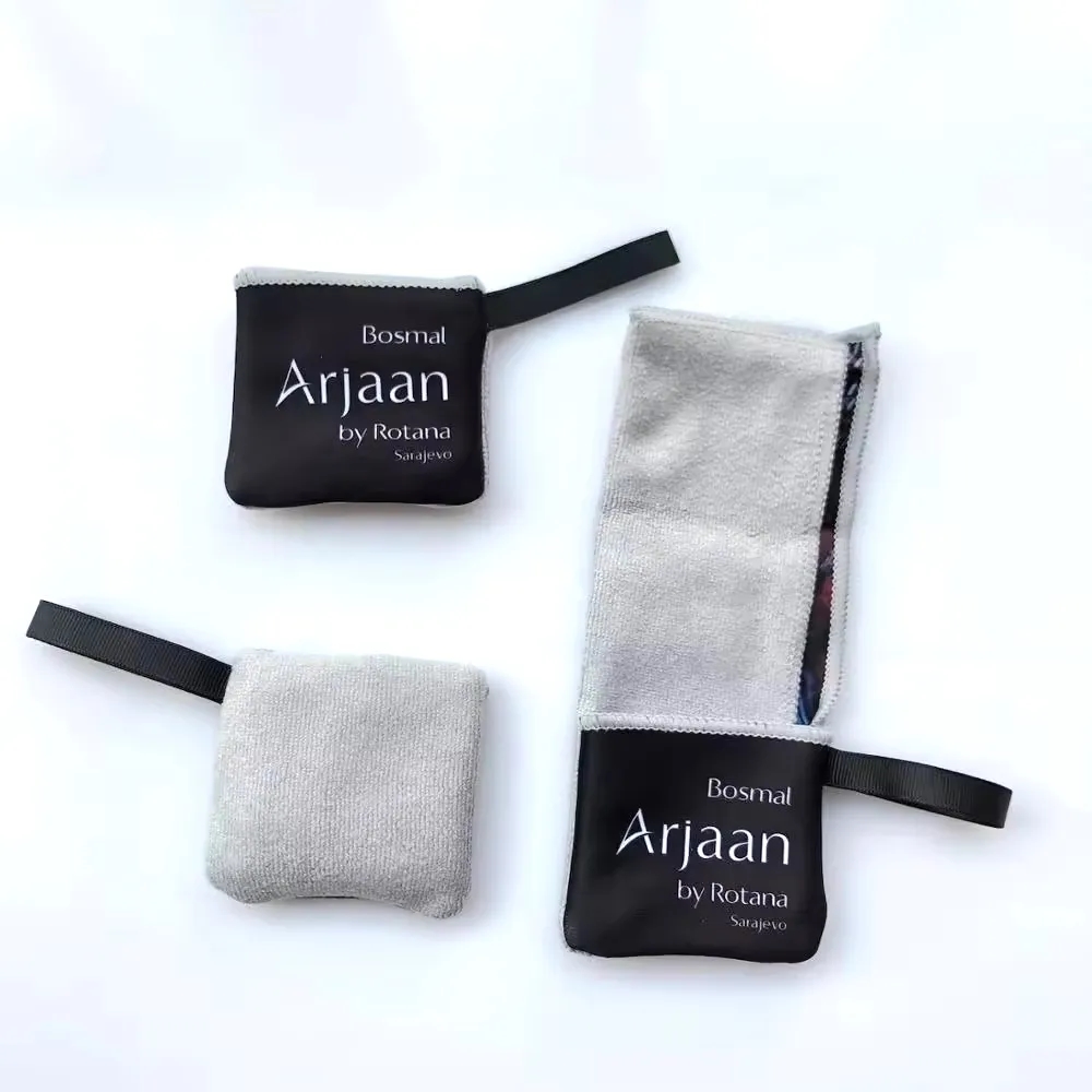 Cleaning Cloth in Pouch 2