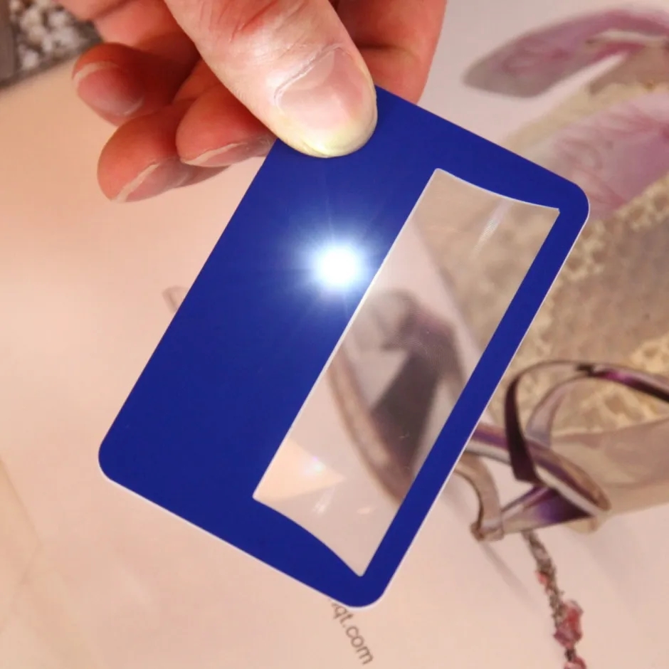 LED Credit Card Size 3X Magnifier 1
