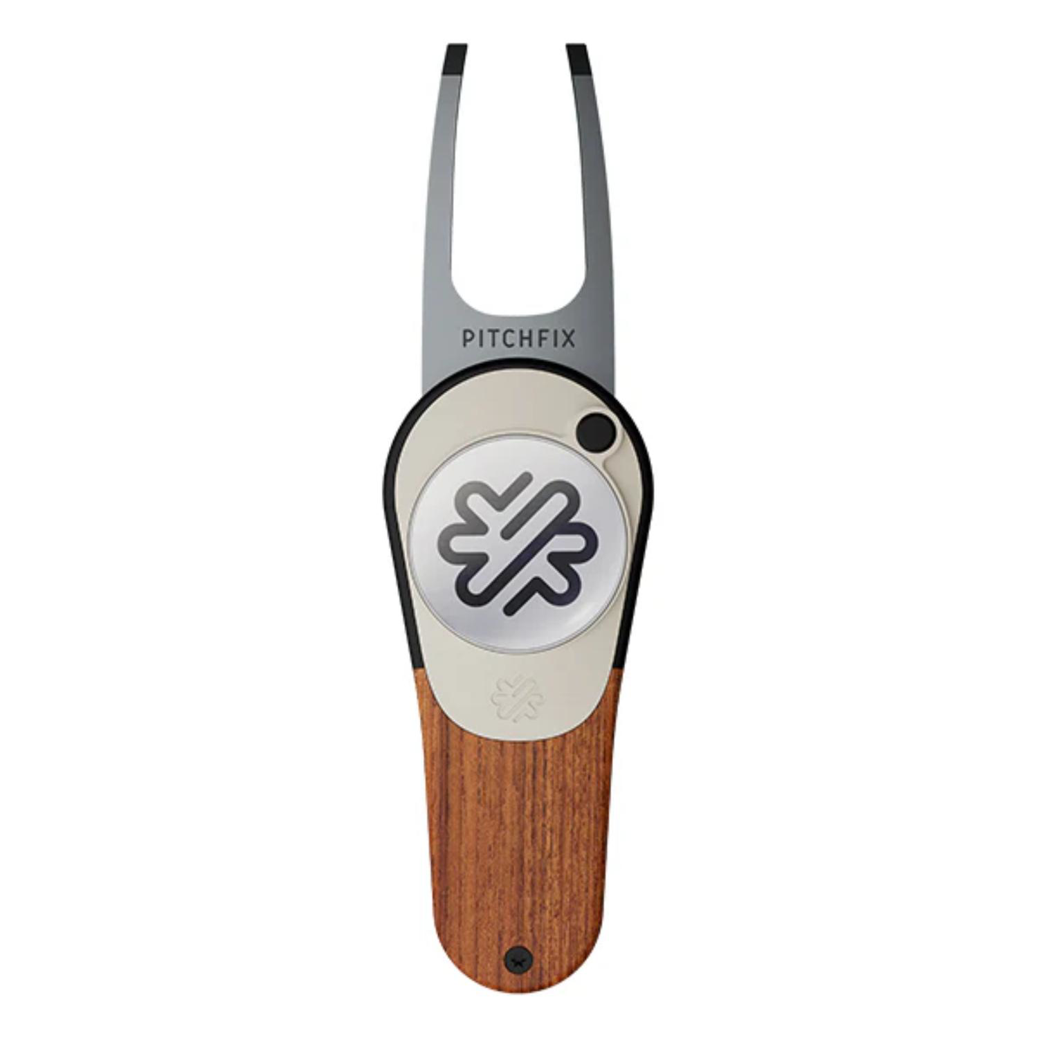 Pitchfix® Woodie Golf Divot Tool 1