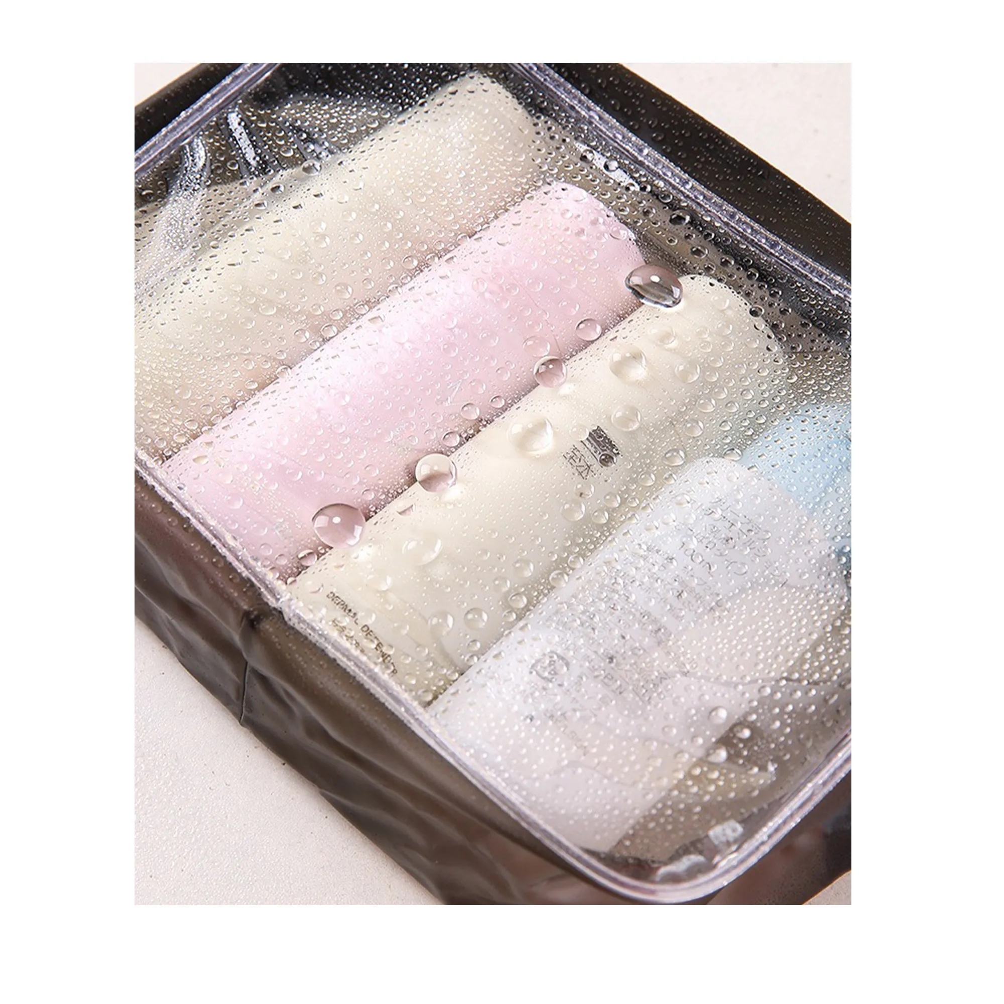 Waterproof Clear Travel Toiletry Bag With Zipper Closure 3
