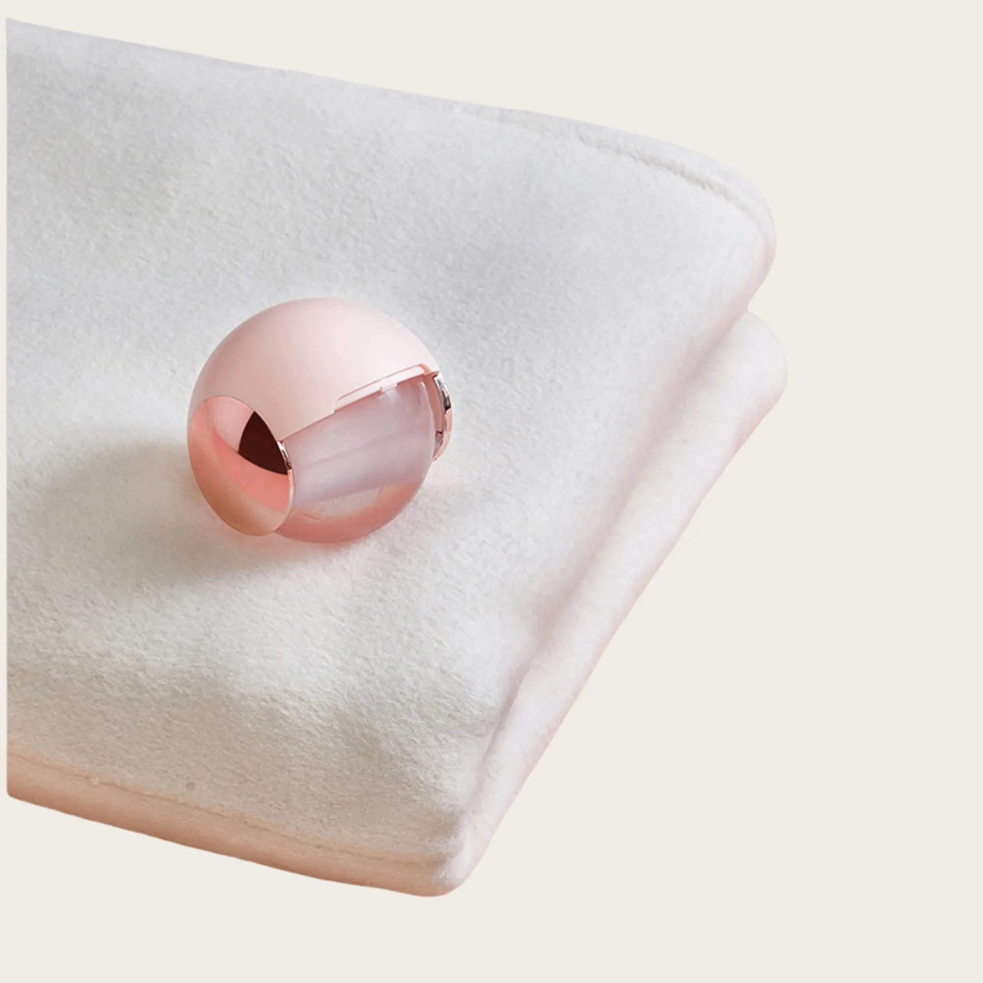 Reusable Lint Roller Ball 2