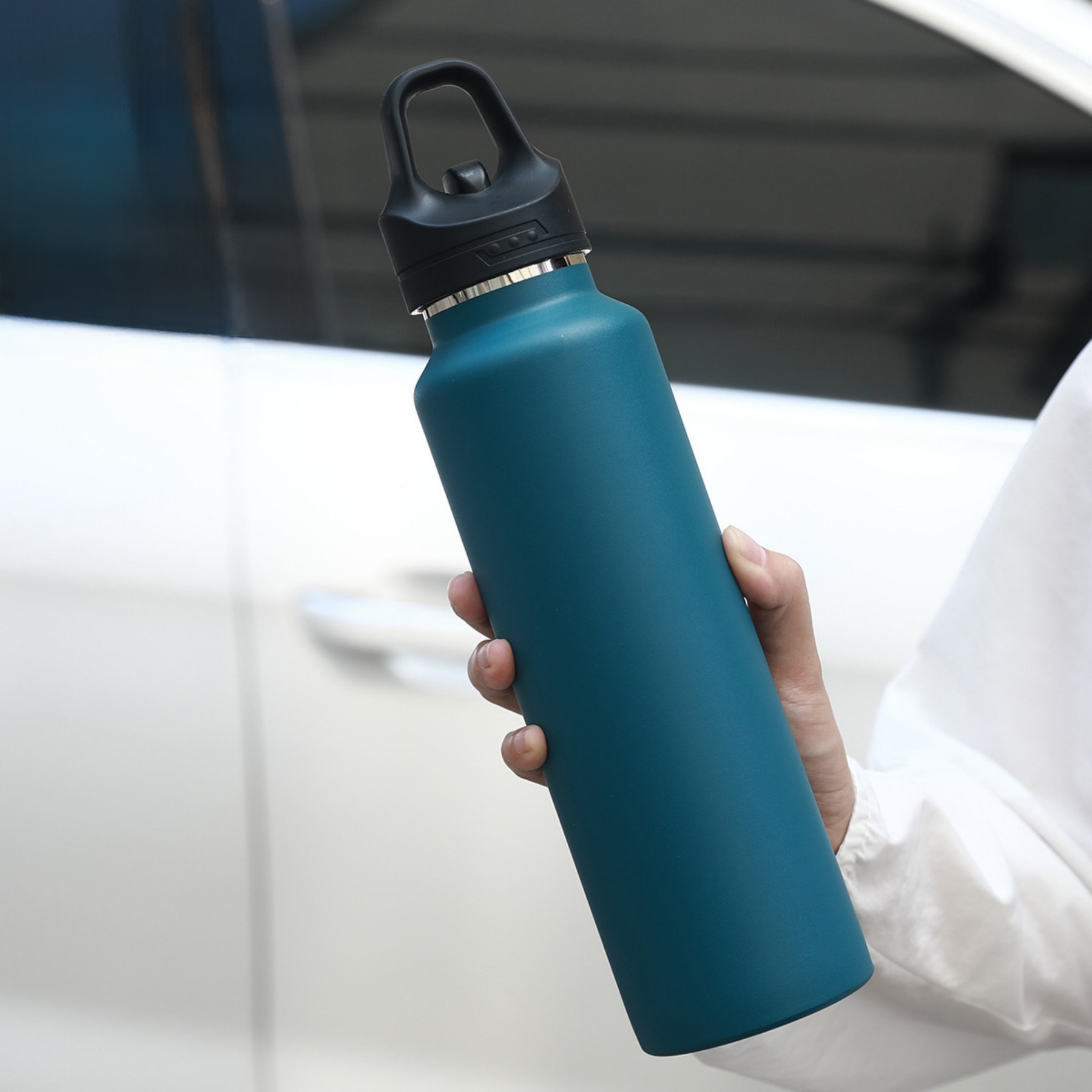 24Oz One-Handed Lid-Opening Cup 6