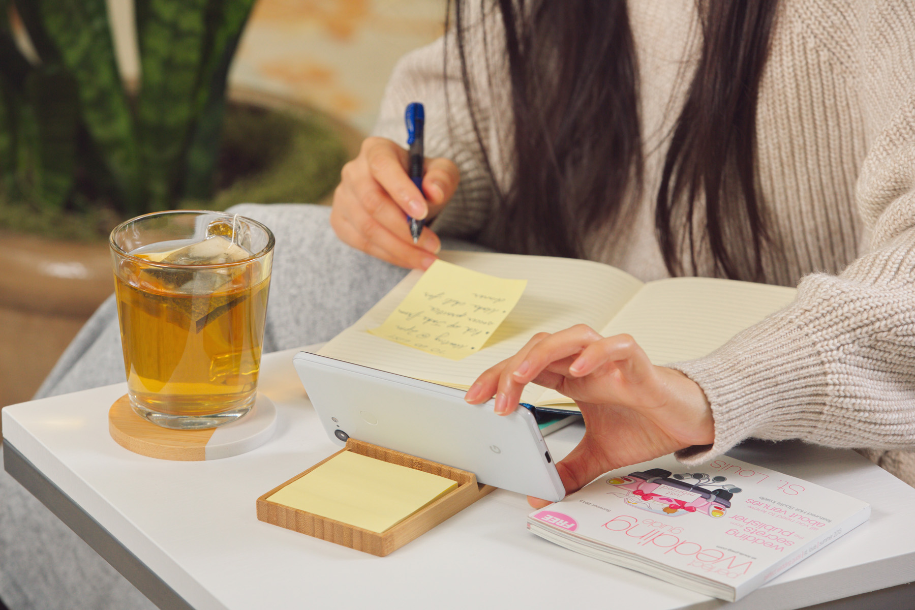 Bamboo Sticky Note Dispenser with Phone Holder 1