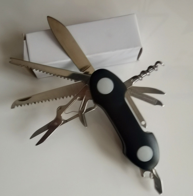 Pocket Multi Function Folding Kinfe 2