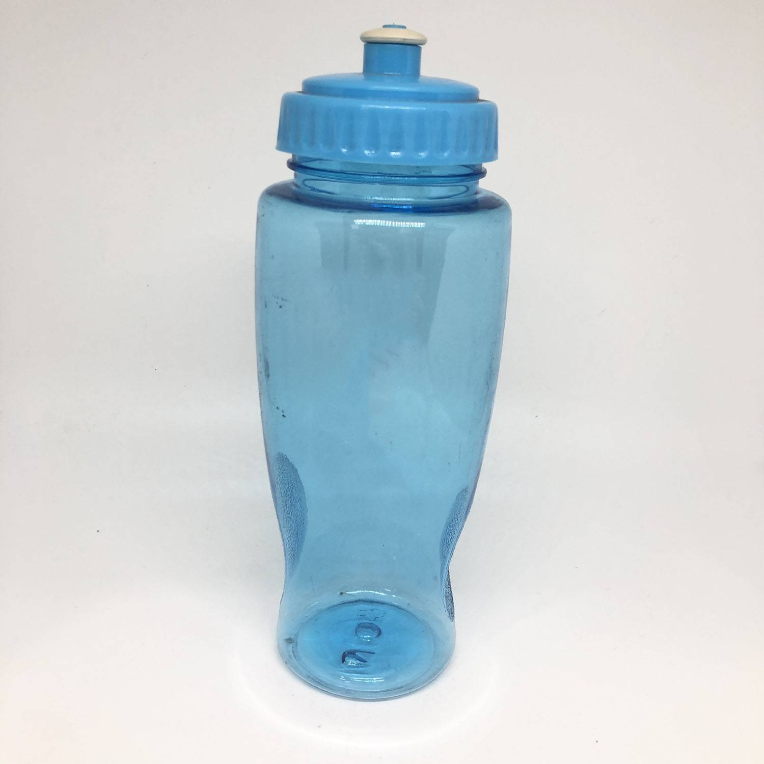 24.6oz plastic space cup with a suction nozzle 5