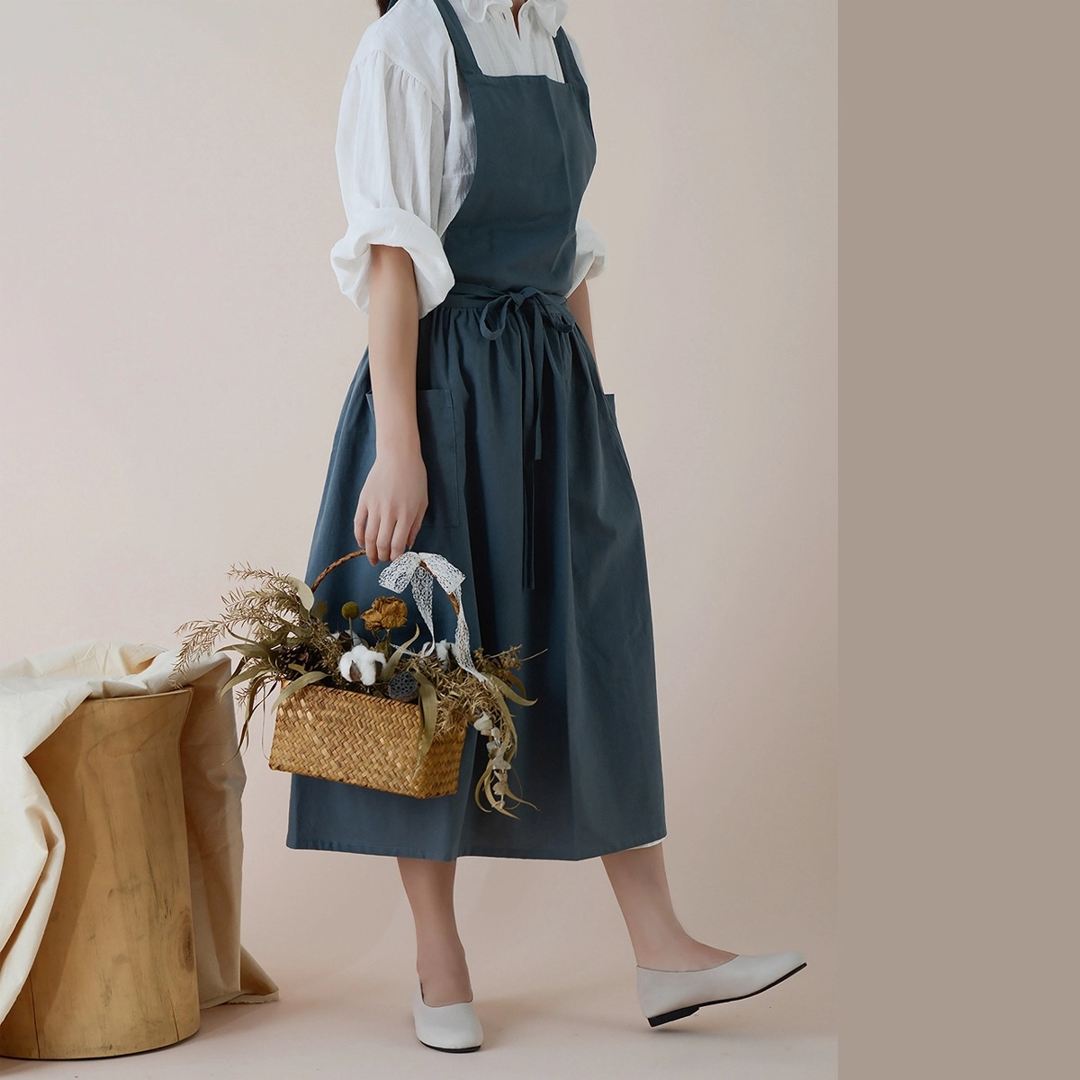 Cotton Linen Cross Back Apron with Pockets 6