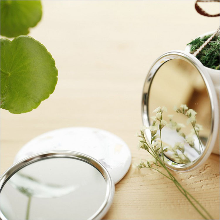 Button mirror 4