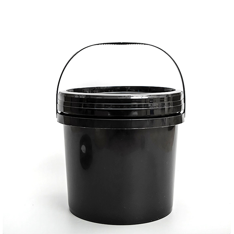 5 Litre Plastic Bucket with Lid 4