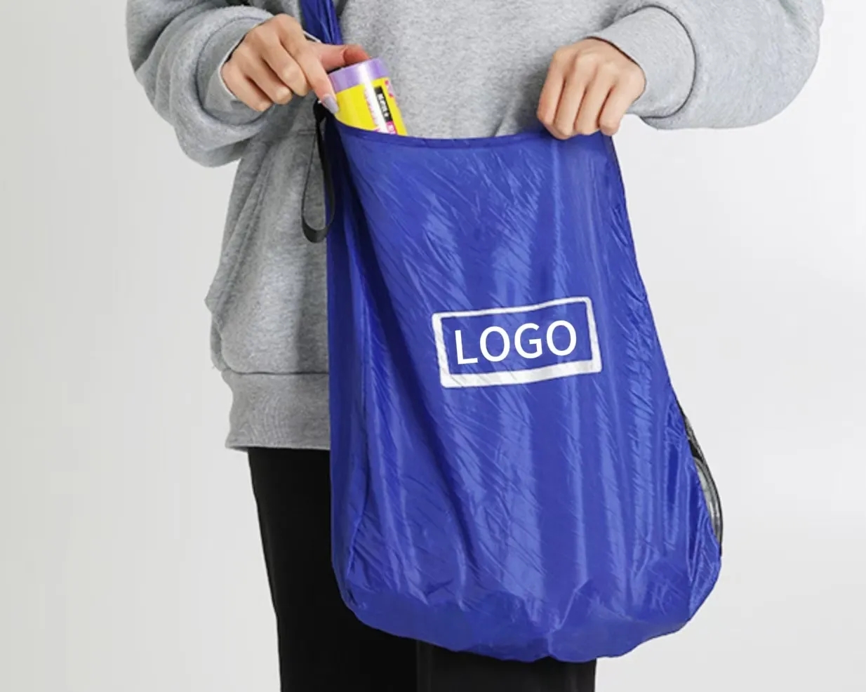 Portable retractable shopping bag 4