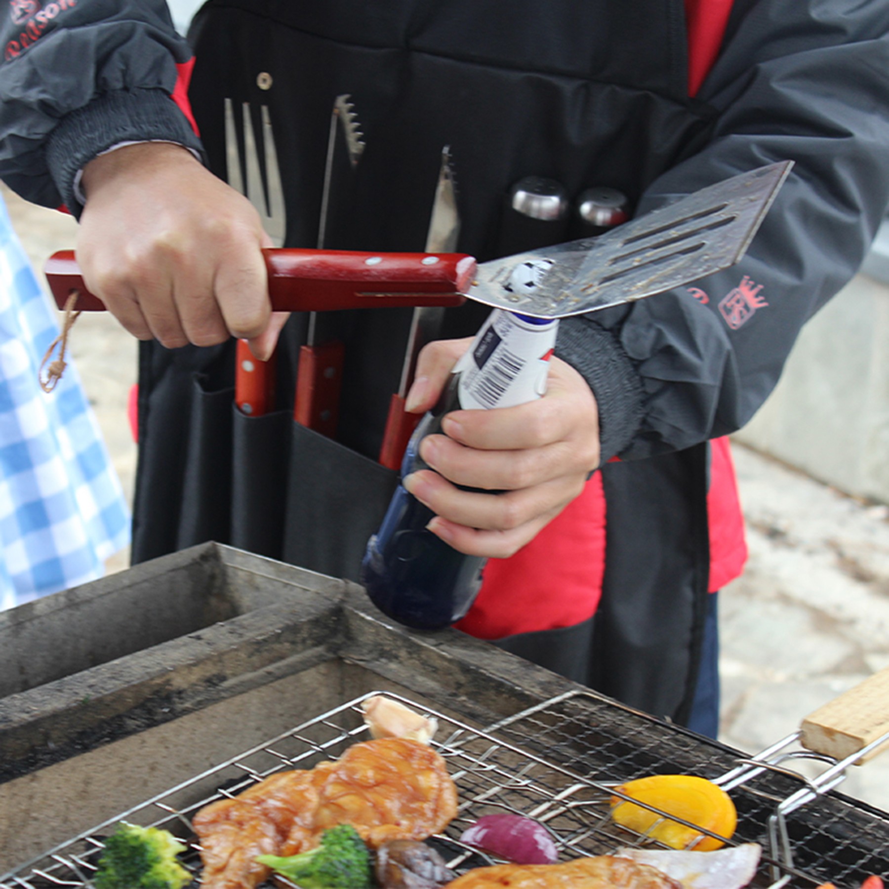 7 Pieces Apron Style Bbq Sets 2