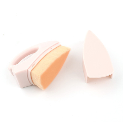 Foundation Makeup Brush In Iron shape 1