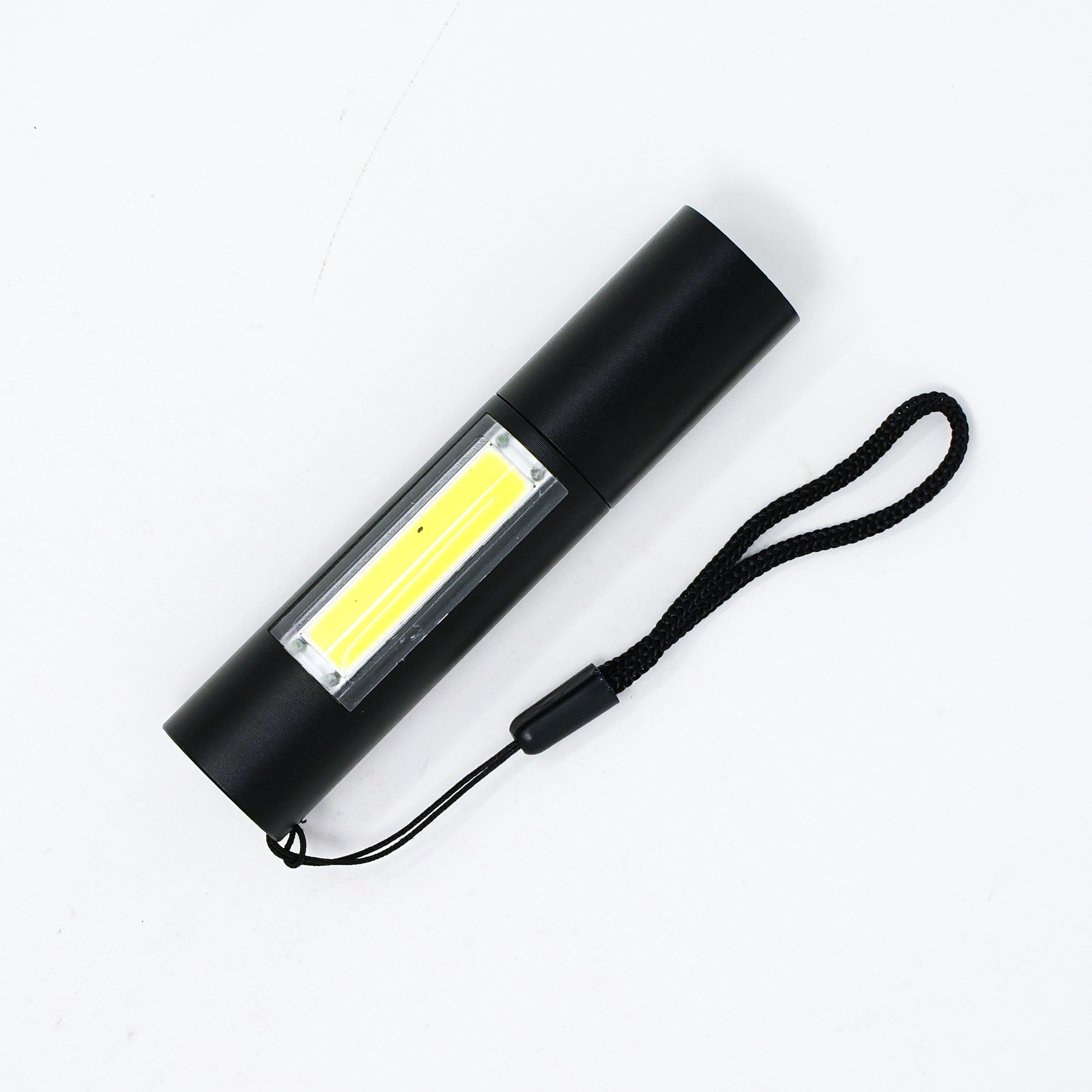reNew Rechargeable Flashlight 10