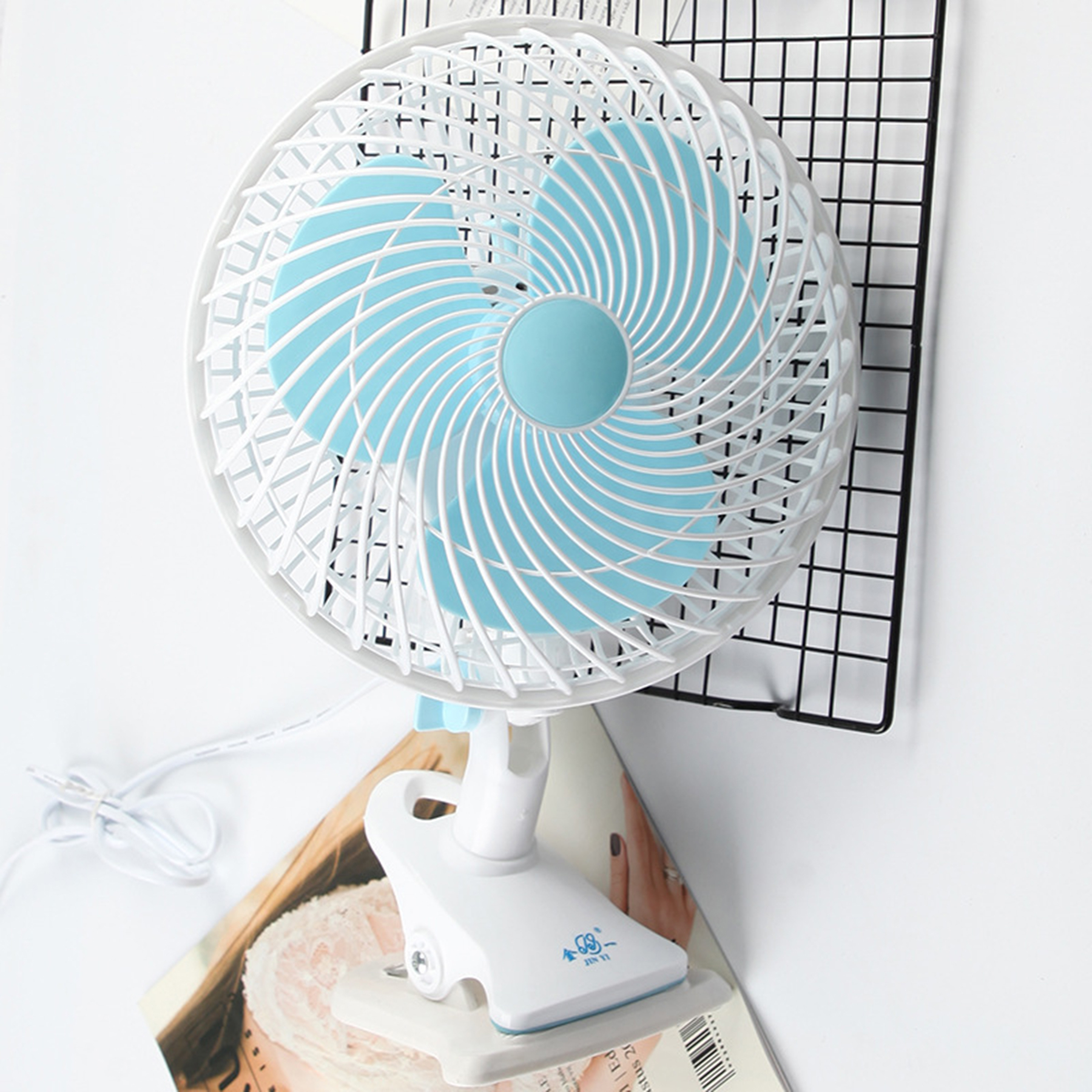 Eco-friendly Desktop Plastic Fan With Clip 2