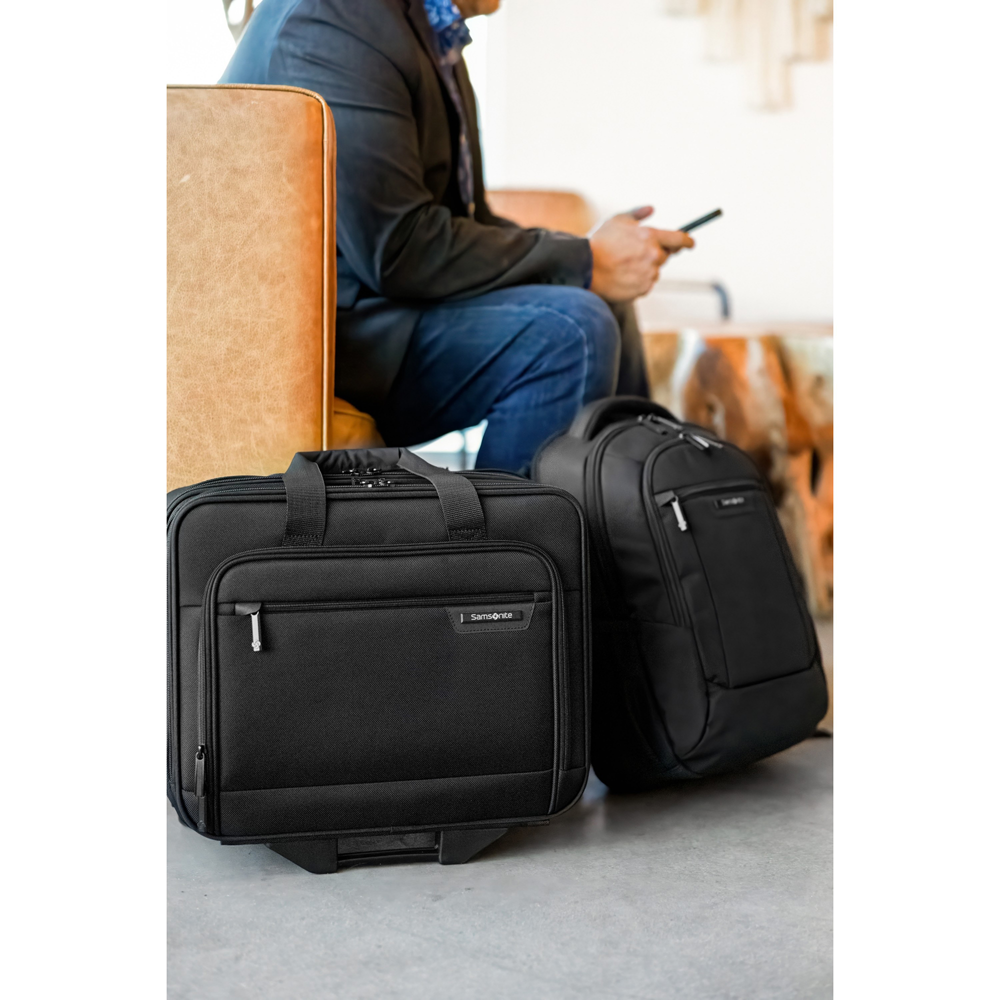 Samsonite Classic Business Perfect Fit Two Gusset Laptop Portfolio 28