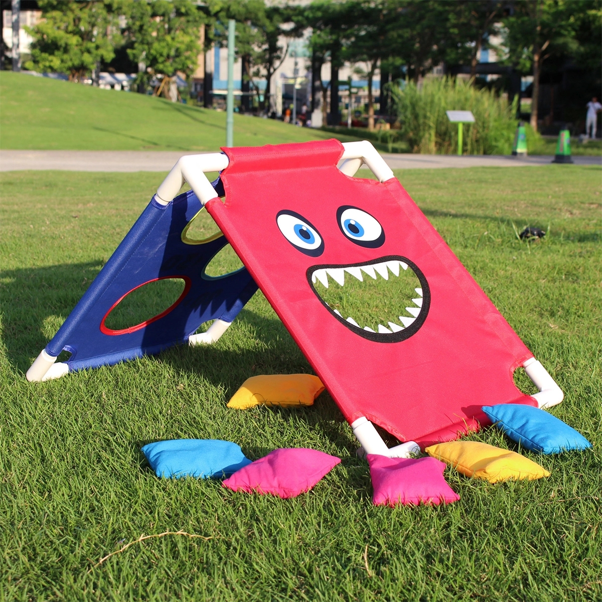 Portable Cornhole Toss Game Set 1