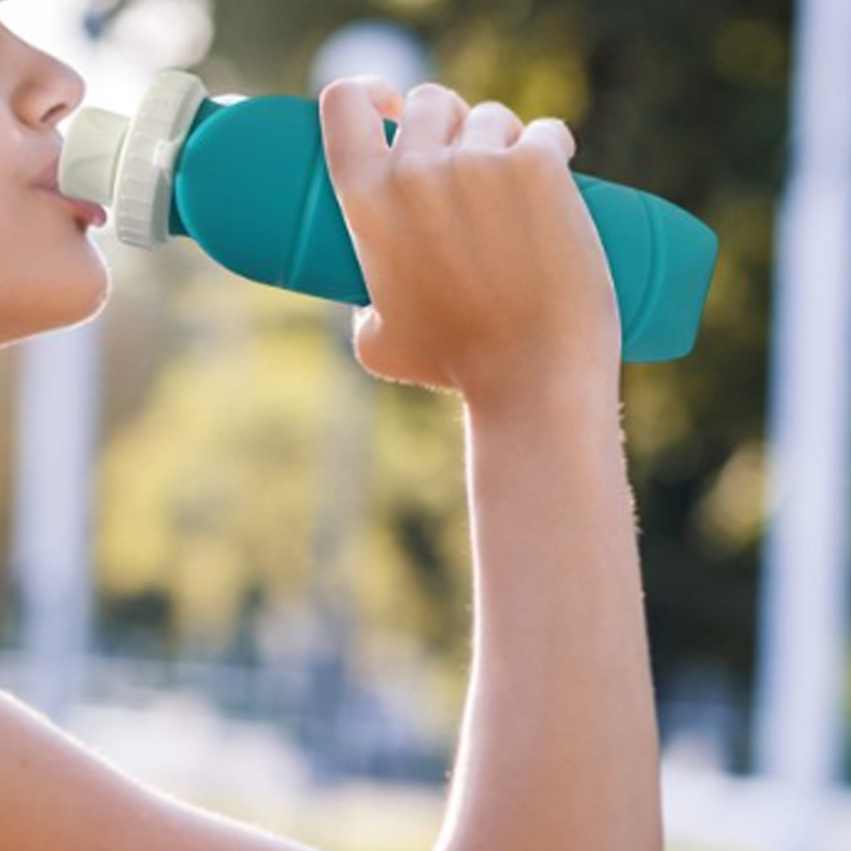 20Oz. Collapsible Silicone Water Bottle with Leakproof Lid 5