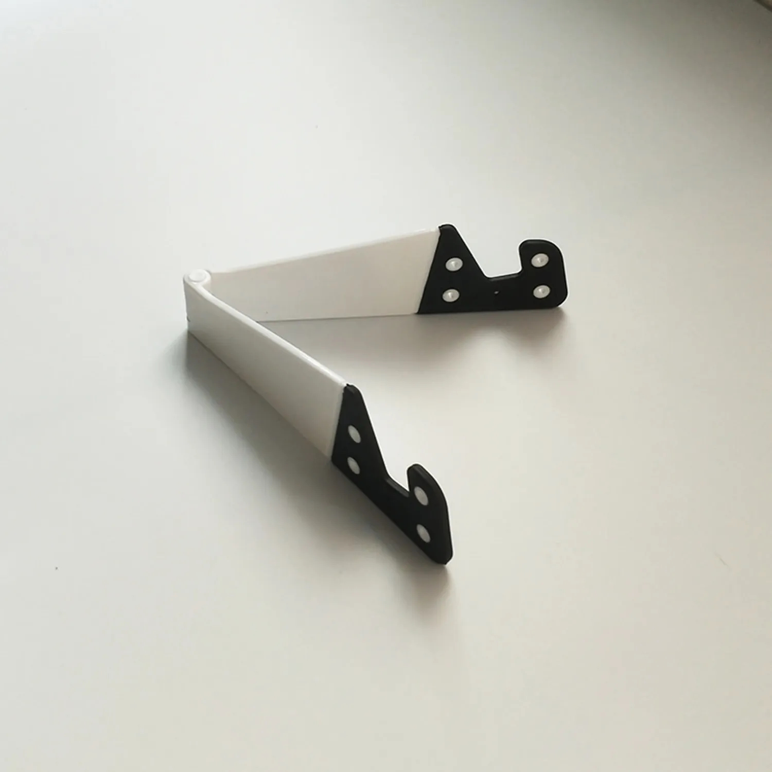 V-Shaped Desktop Phone Holder 4