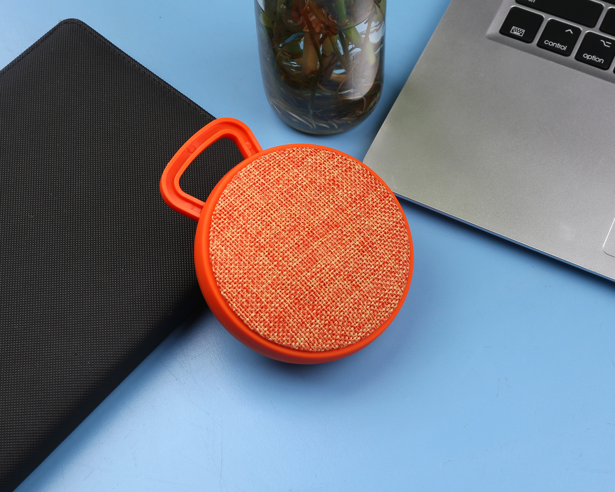 Round Fabric Wireless Bluetooth Speaker with Carabiner 9