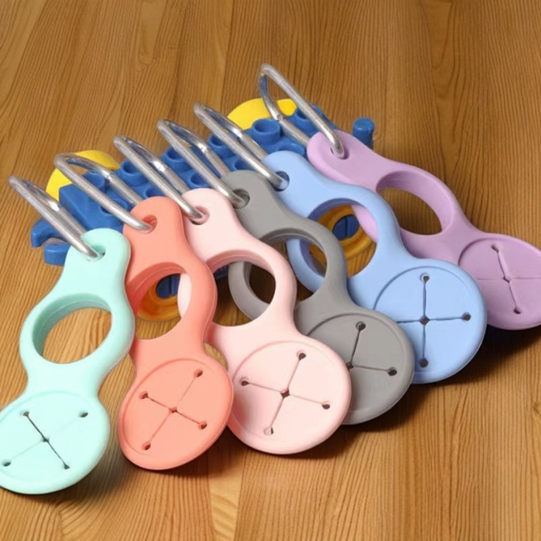 Multi-Functional Bottle Clip 4