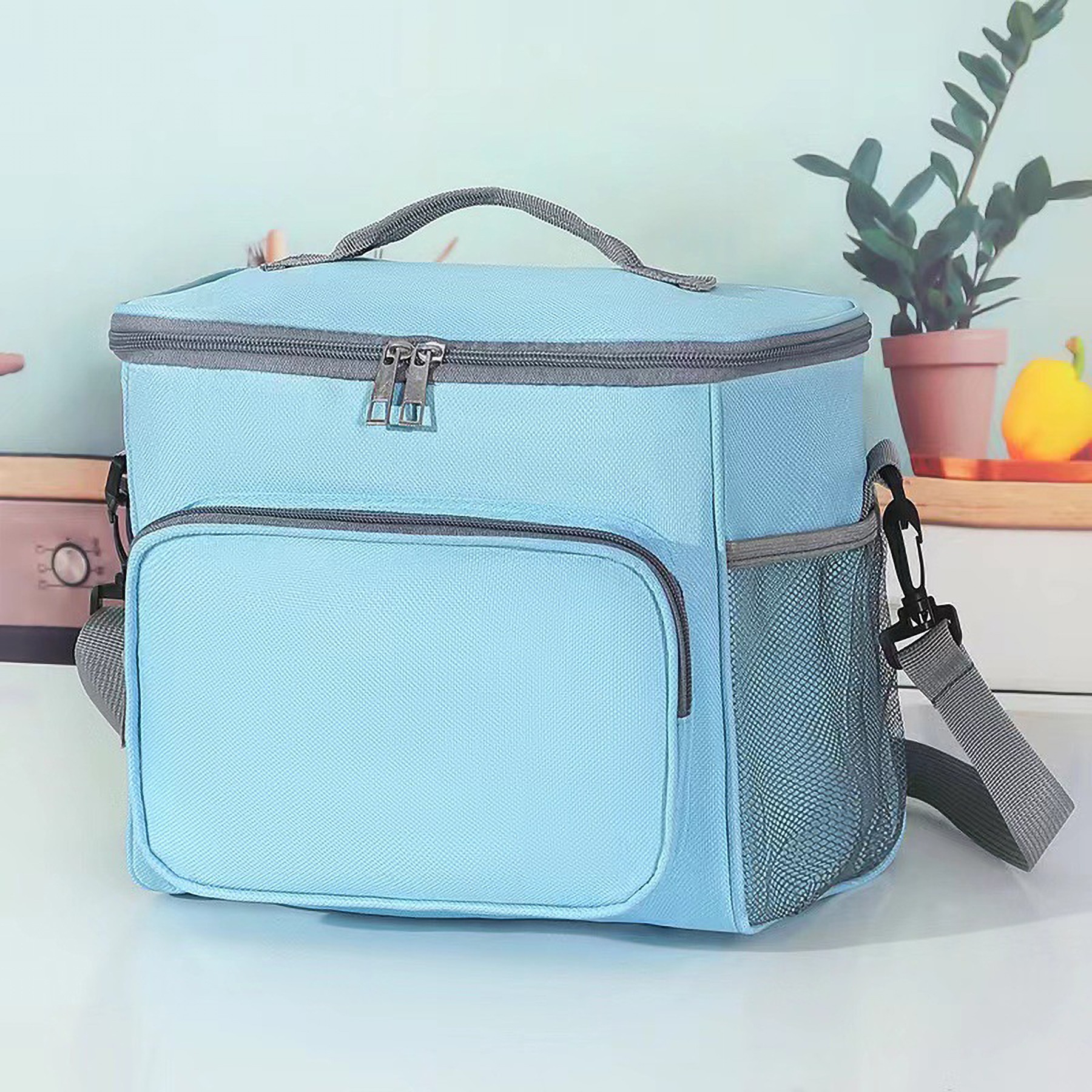 Leakproof Lunch Bag With Adjustable Shoulder Strap 2