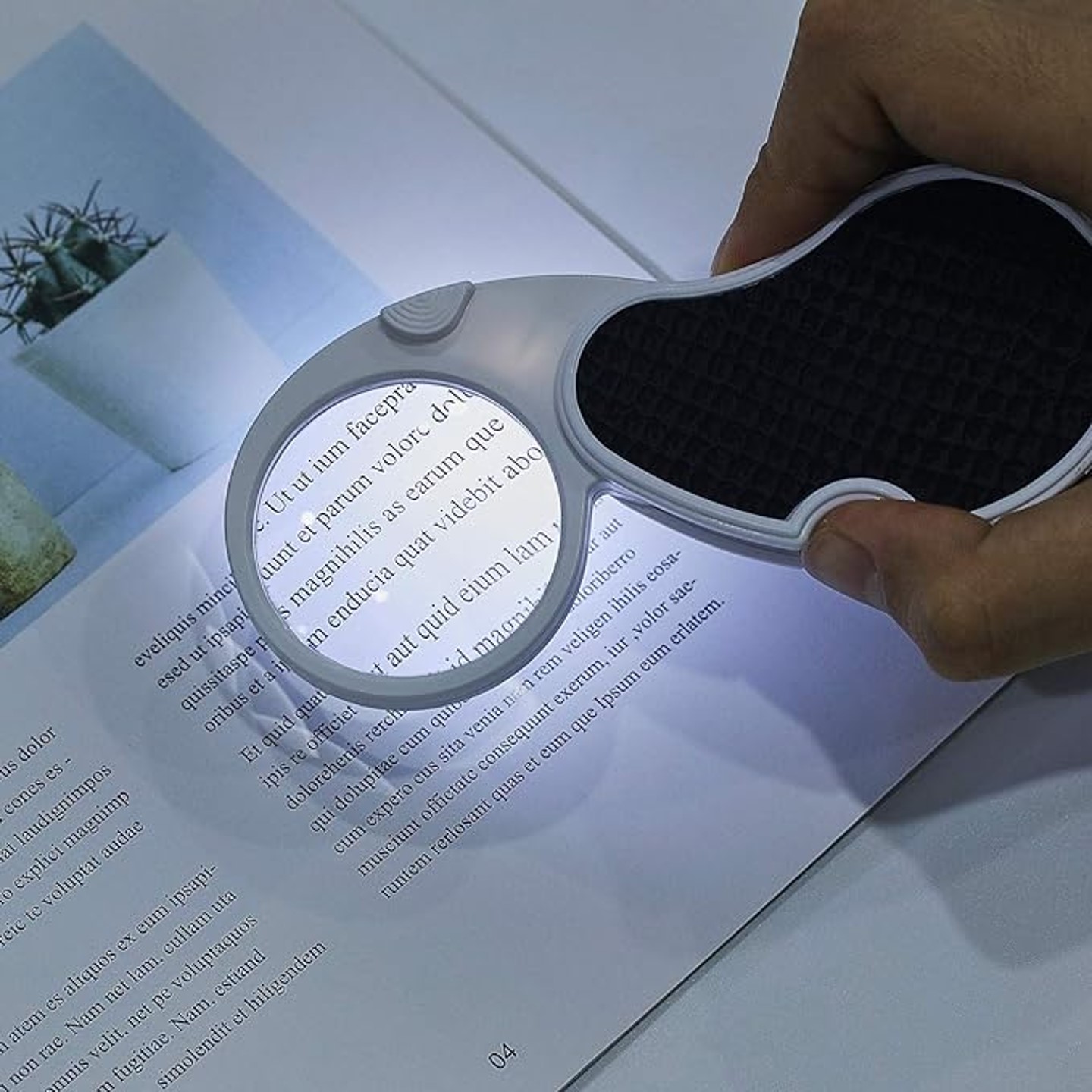 5X Pocket Magnifying Glass Handheld with Light and keychain 3