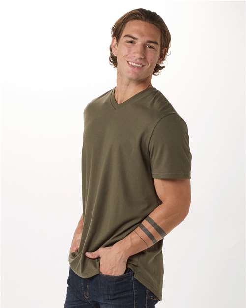 Men's High V-Neck T-Shirt - BM2204 15