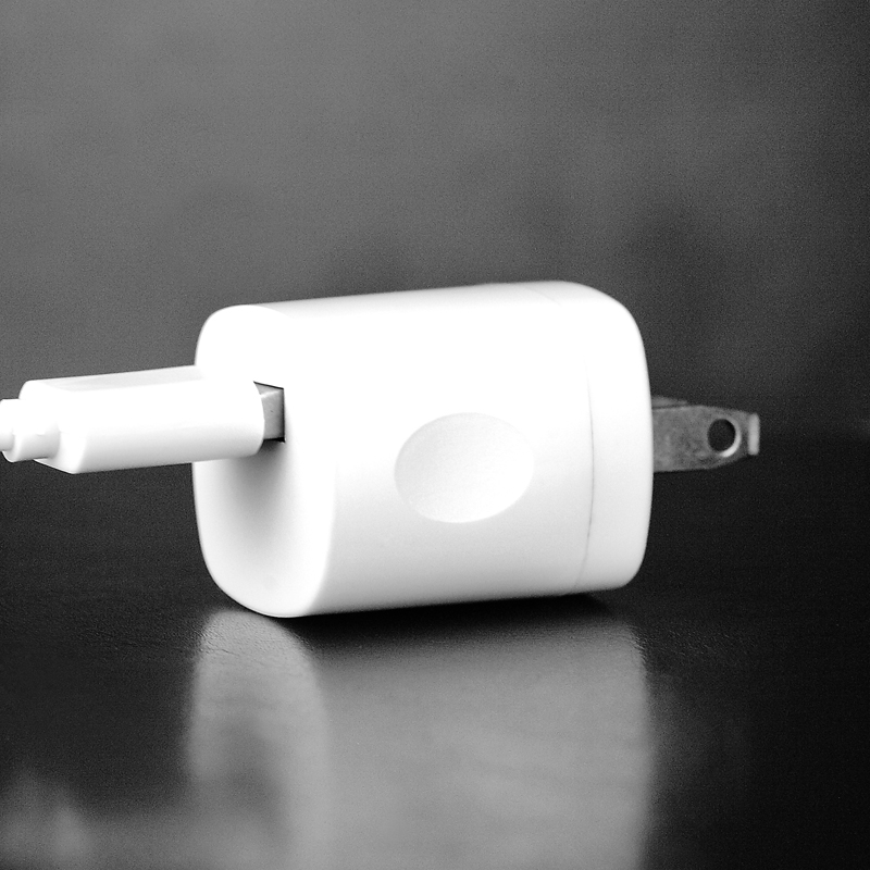 iPosh USB Wall Power Plug (White)