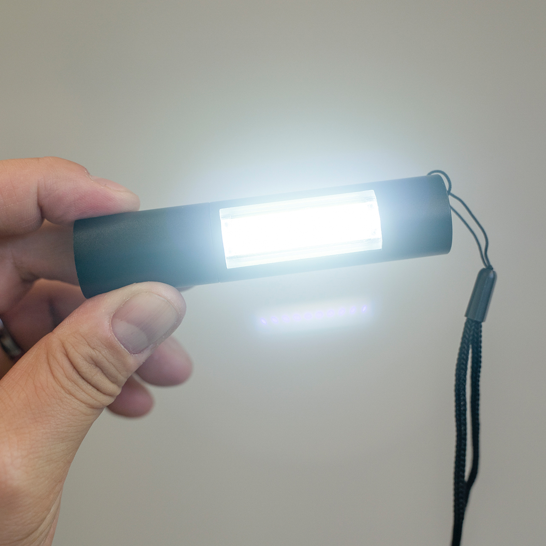 reNew Rechargeable Flashlight 3