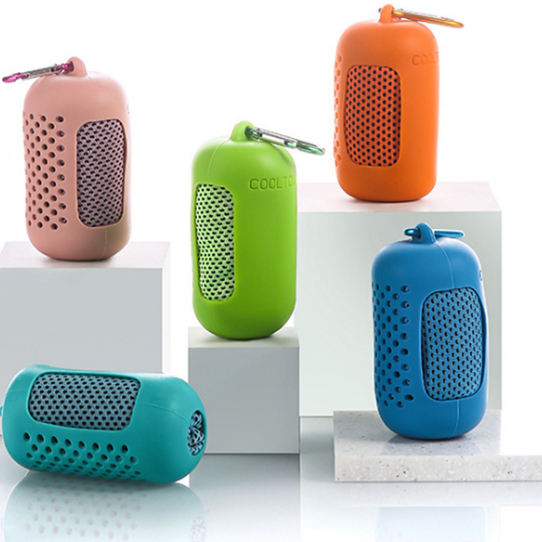 Quick-Drying Cooling Towel With Silicone Storage Bag 3