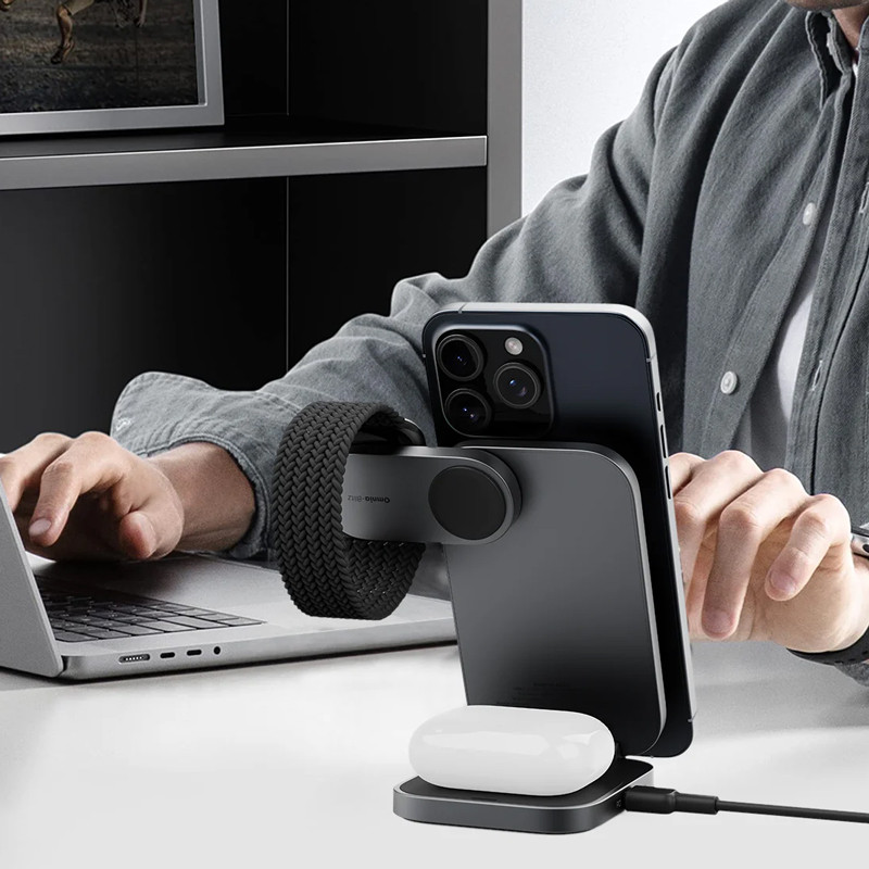 Aukey qi2 Foldable 3-in-1 Magnetic Ultra Fast Wireless Charger 17