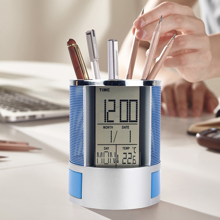 Multifunctional Pen Holder with Digital Clock 4