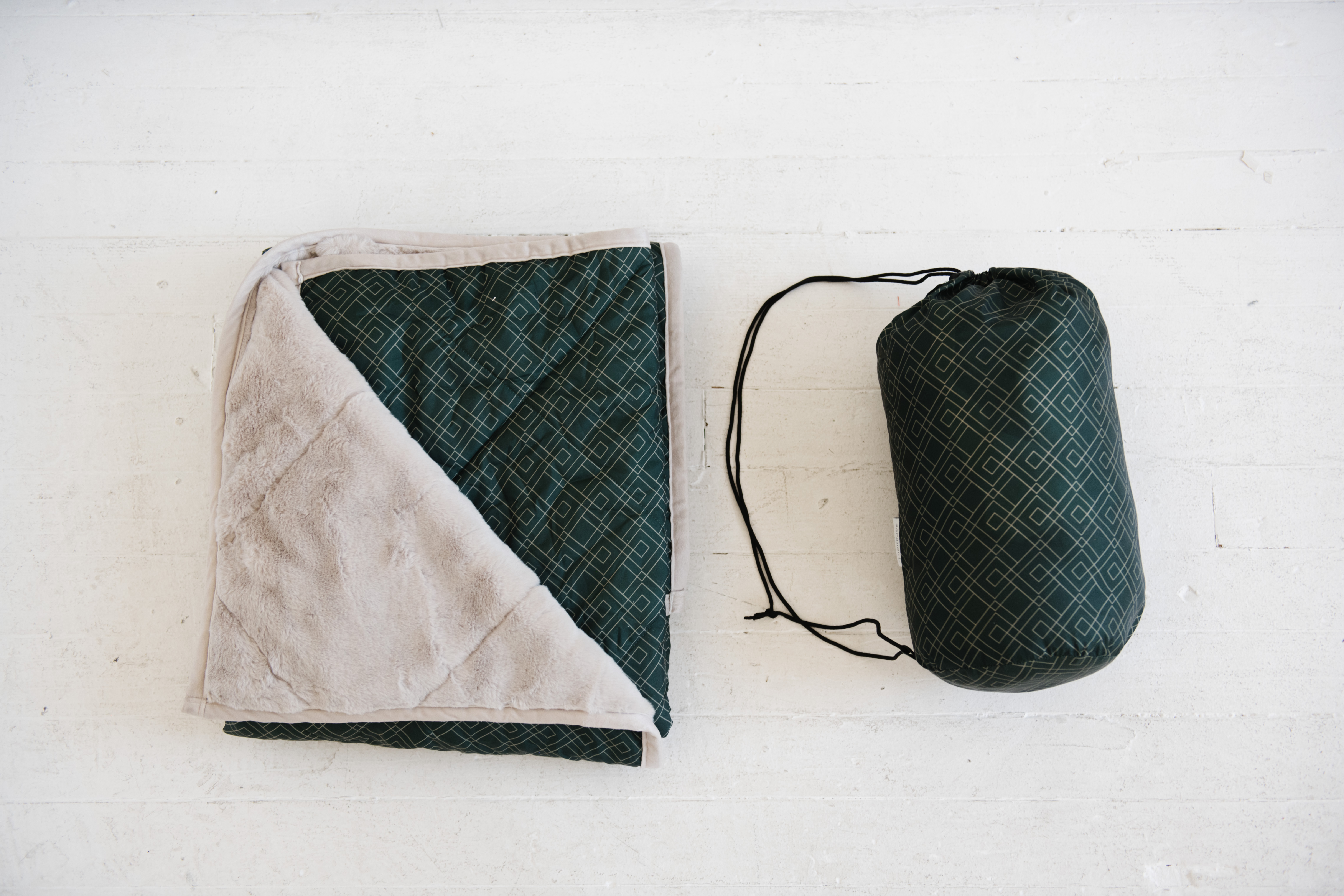 Outdoor Blanket Valley-XL Luxury Blanket (50x80) 1